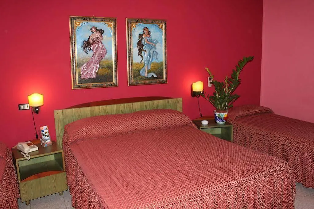 ***  38 Aira Hotels Палермо Италия