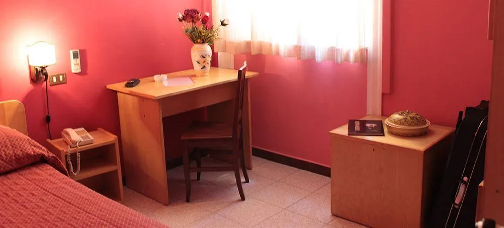 38 Aira Hotels Палермо